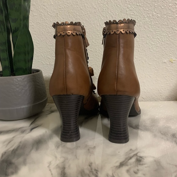 Dolce by Mojomoxy women’s ankle boots size 7.5M - Picture 6 of 12